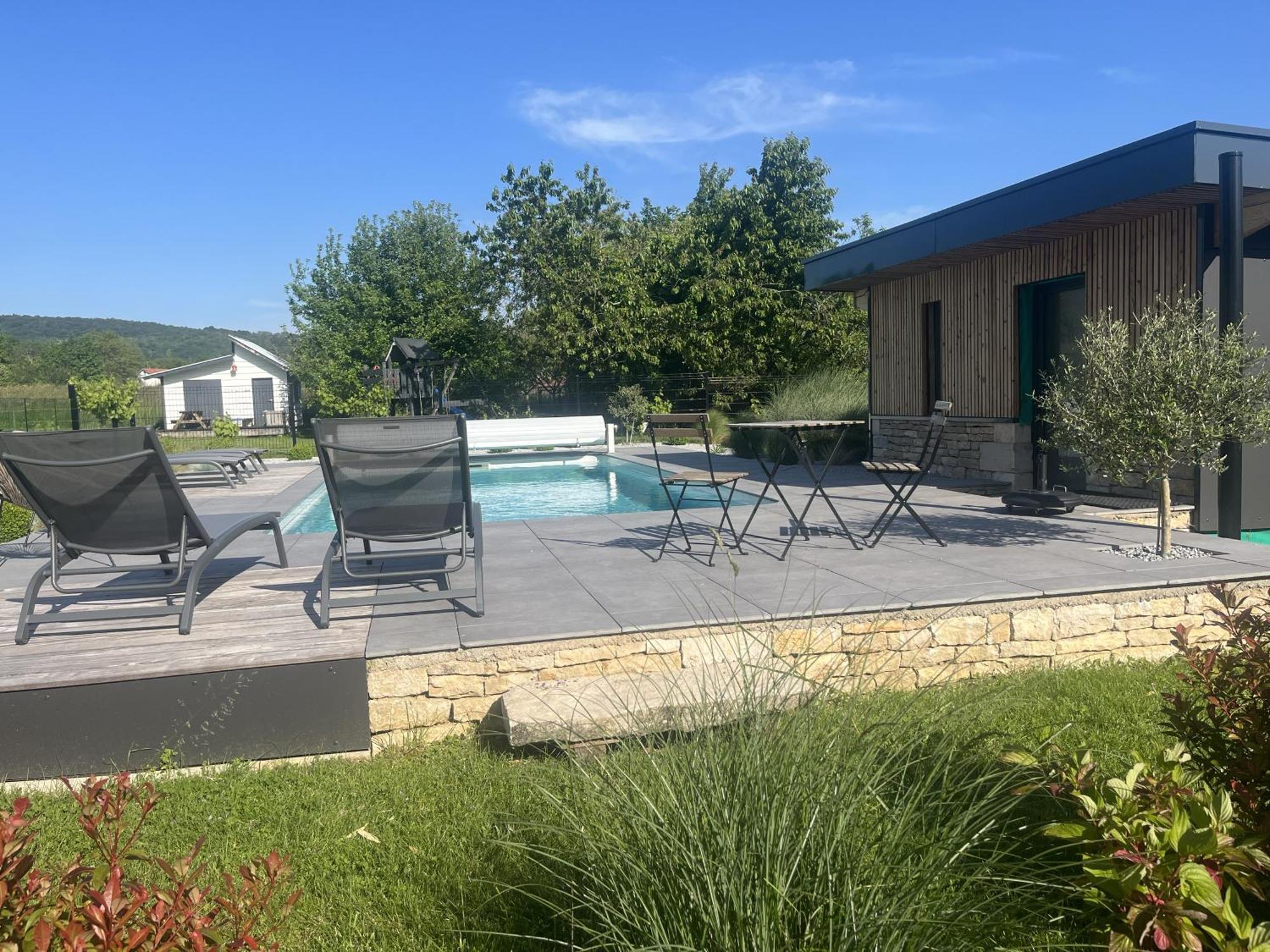 Sejour Detente - Appart'Hotel N 1 Avec Jaccuzi, Piscine Et Petit-Dejeuner Chouzelot Экстерьер фото