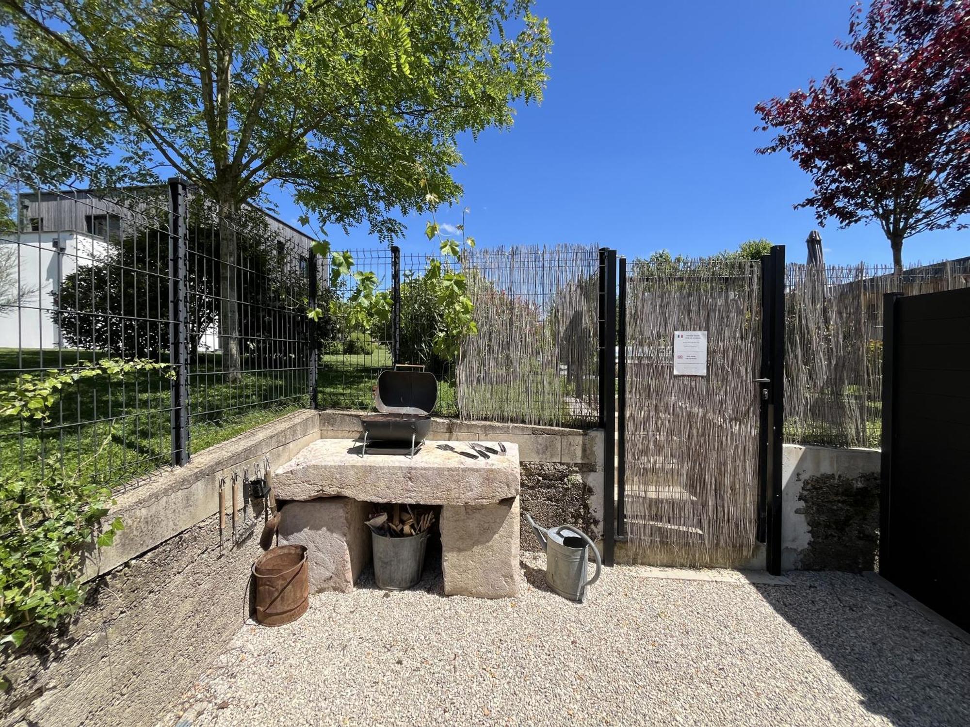 Sejour Detente - Appart'Hotel N 1 Avec Jaccuzi, Piscine Et Petit-Dejeuner Chouzelot Экстерьер фото